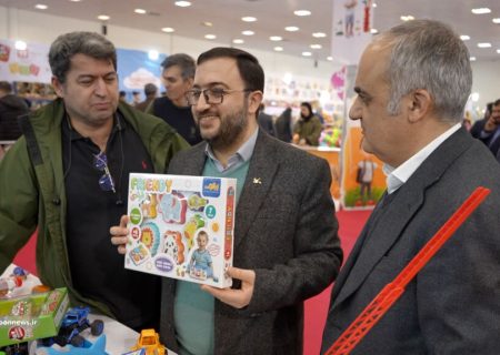 بازدید مدیرعامل کانون از نمایشگاه هشتمین جشنواره ملی اسباب‌بازی